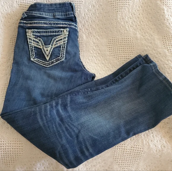 Women's Vigoss size 7/8 dark denim distressed jeans. The Chelsea bootcut. - Picture 10 of 16